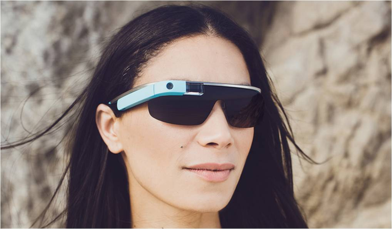 Illustration for article titled Google Glass mejora su diseño y ya funciona con gafas graduadas